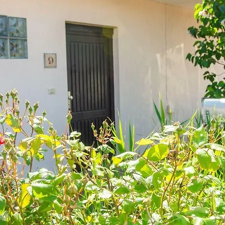 Strandhaus-nr-9-og-links Διαμέρισμα Dahme (Schleswig-Holstein)