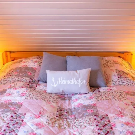 Strandhaus-nr-9-og-links * Dahme (Schleswig-Holstein)