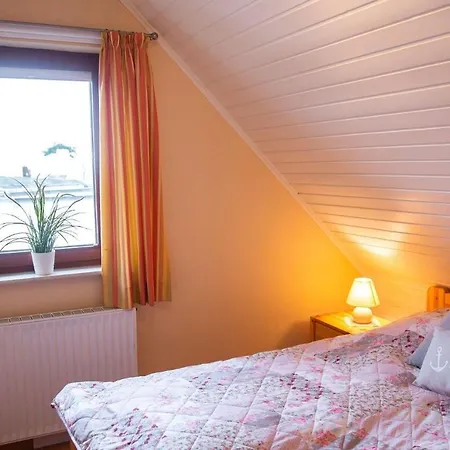 Strandhaus-nr-9-og-links